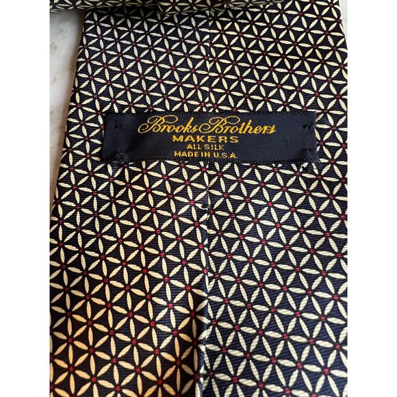 Brooks Brothers Black and Red Geometric Print silk tie - Picture 5 of 5